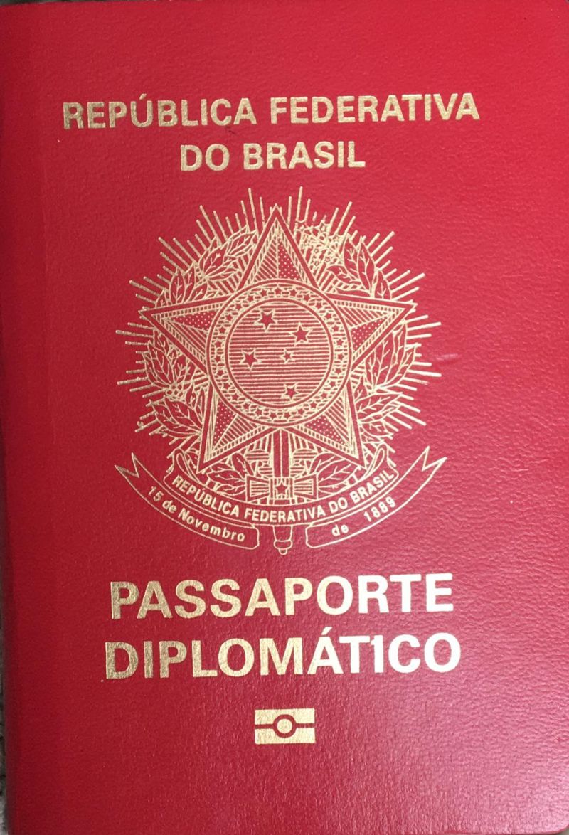 Deputados federais do DF obtêm passaporte diplomático