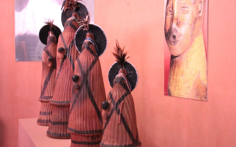 Peças do acervo indígena do Museu Nacional em exposição no DF (Foto: Arquivo pessoal)