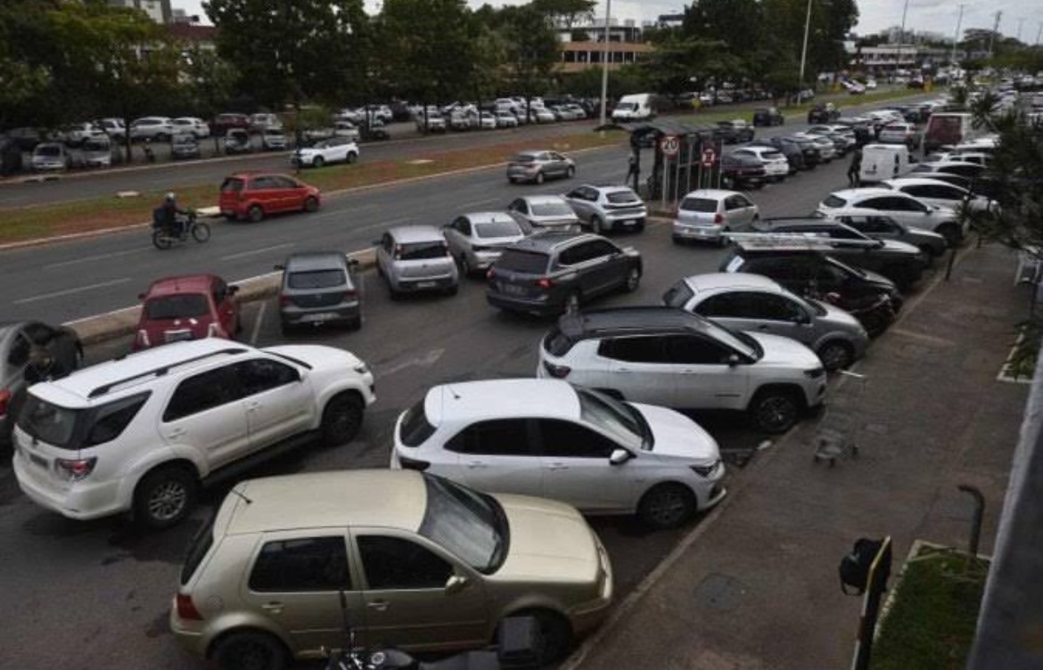 Fecomércio defende estacionamento rotativo nas quadras comerciais - 