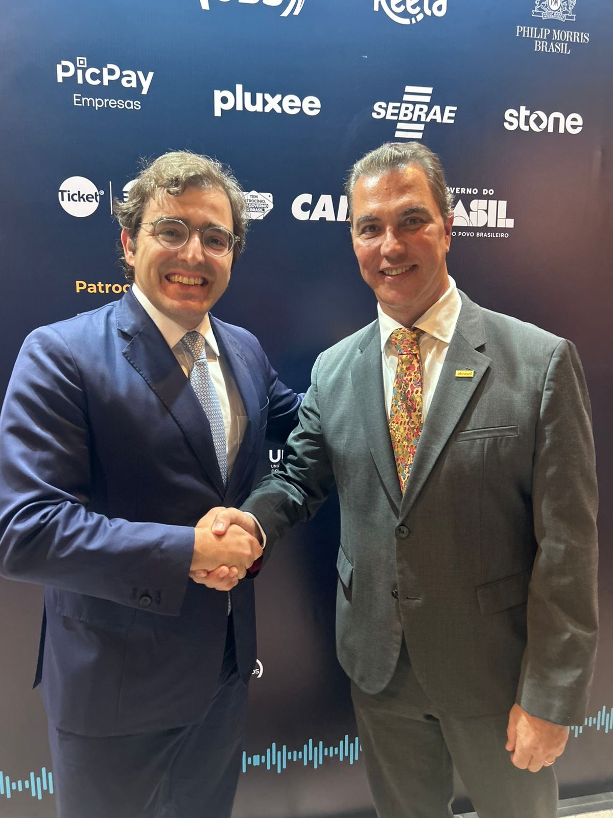 Ambev e Abrasel se unem para ajudar bares e restaurantes a renegociar dívidas - Capital S/A - 