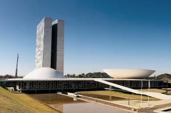 Fim da escala 6x1: UNECS pede obstrução da PEC devido à contaminação eleitoral no debate - Capital S/A - 
