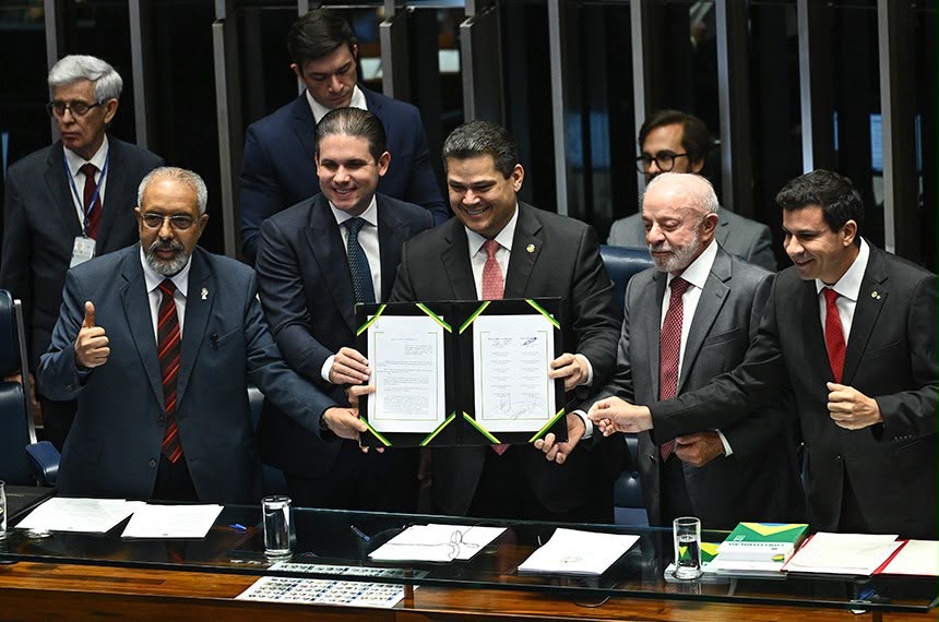 Fim da escala 6x1 começa a valer a partir de 17 de dezembro - 