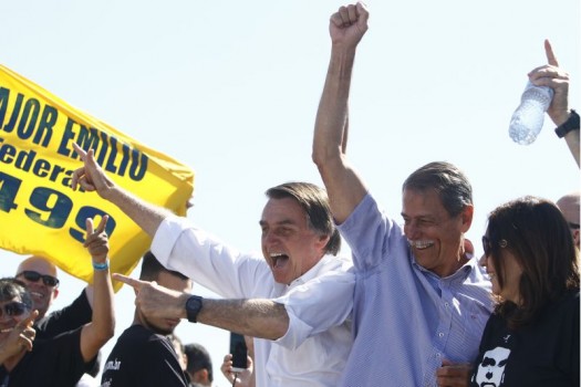 Bolsonaro e Paulo Chagas carreata
