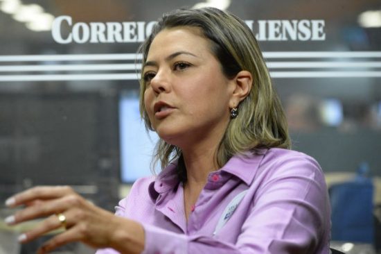senadora Leila BArros