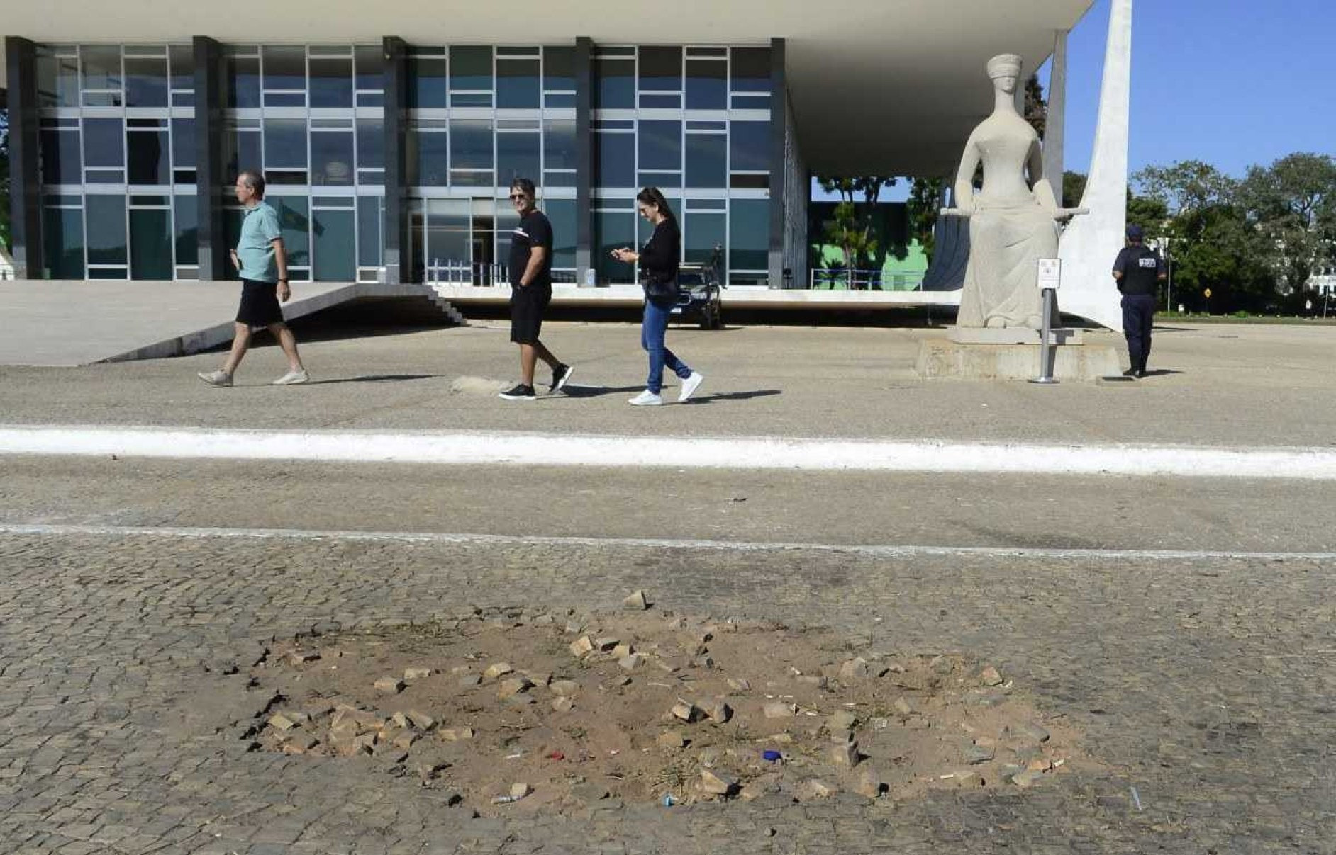 TCU suspende restauração da Praça dos Três Poderes  - 