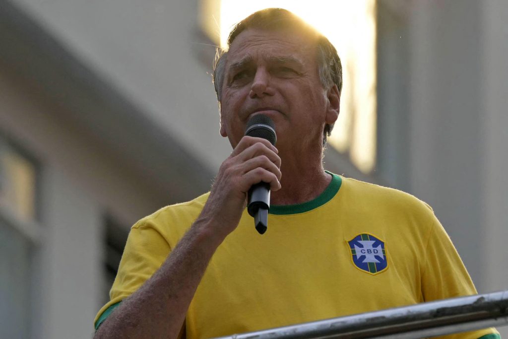 Justiça rejeita condenação de Bolsonaro por caso do 'pintou um clima'