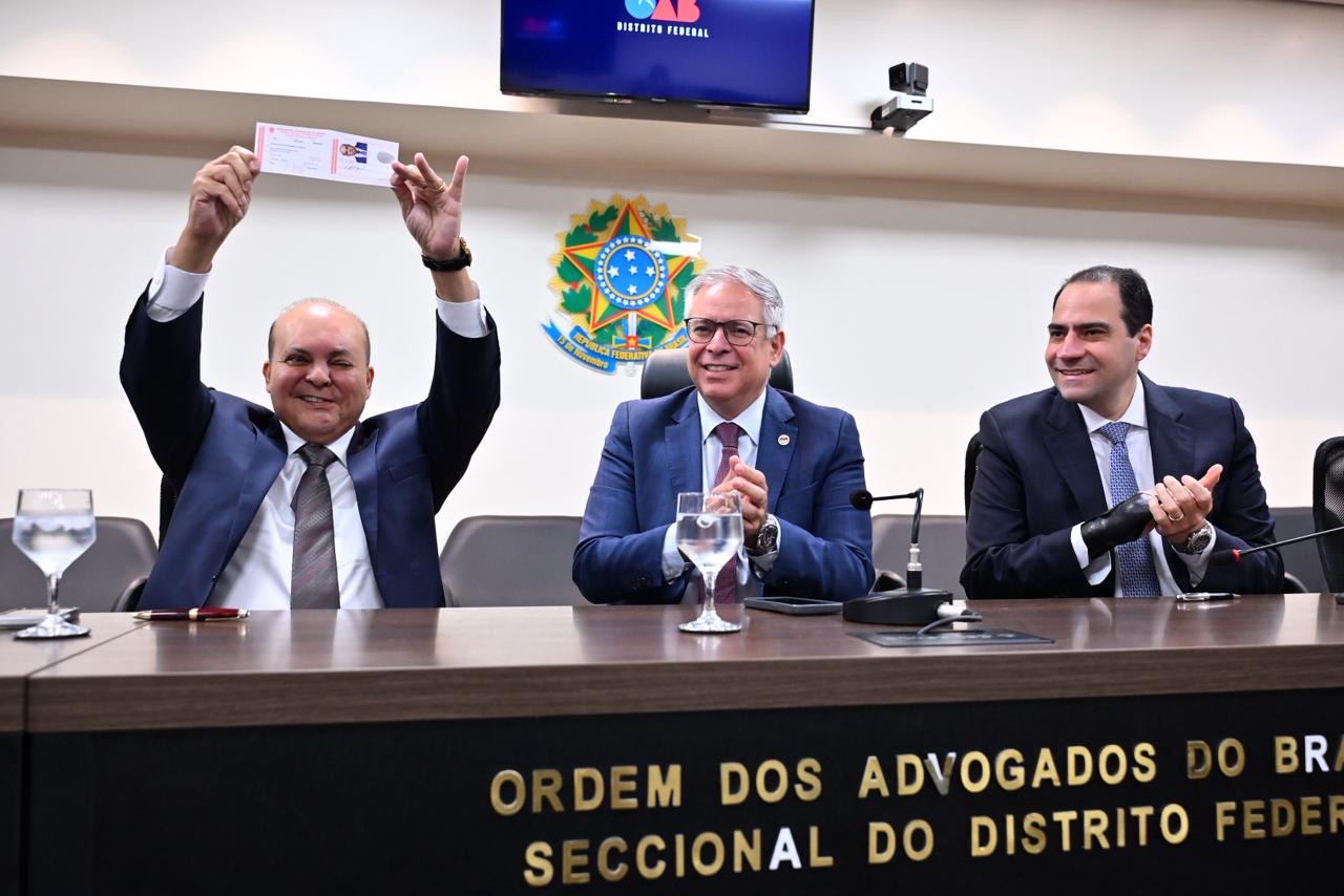Ibaneis retoma carteira da OAB - Ibaneis retoma carteira da OAB -