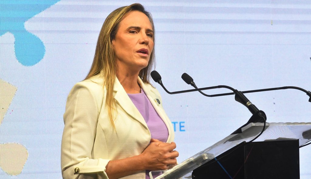 A hora de Celina - CB Poder | - 