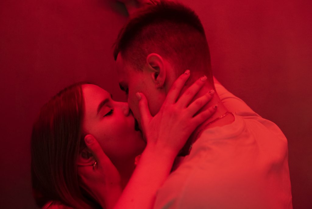 Outstroking: por que ir mais devagar pode intensificar o prazer - 