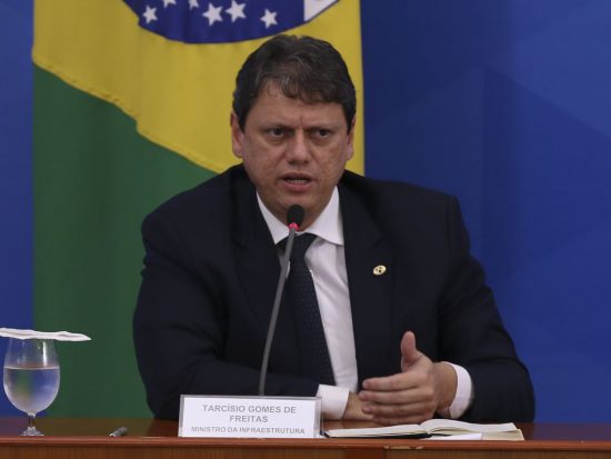 O ministro da Infraestrutura, Tarcísio Freitas, durante coletiva de imprensa no Palácio do Planalto