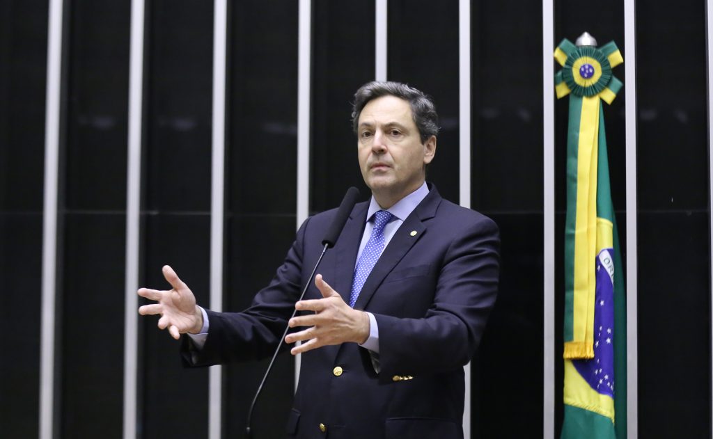 Deputado do PL culpa Motta e líderes partidários de omissão