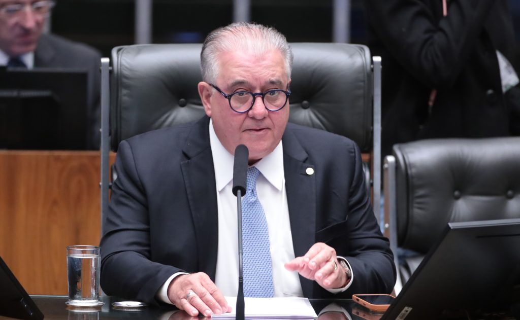 Regulamentação de trabalhadores por aplicativo deve ser votada na próxima quarta-feira - Blog da Denise - 