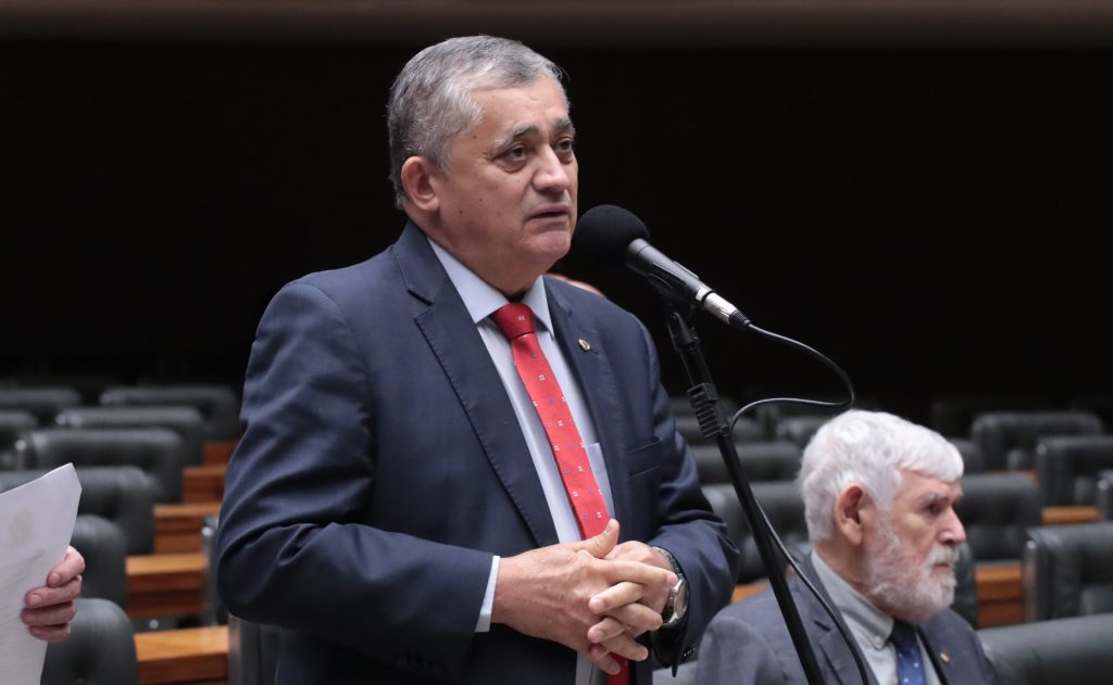 Guimarães: PEC 6x1 pode ser votada até o fim de maio - Blog da Denise - 