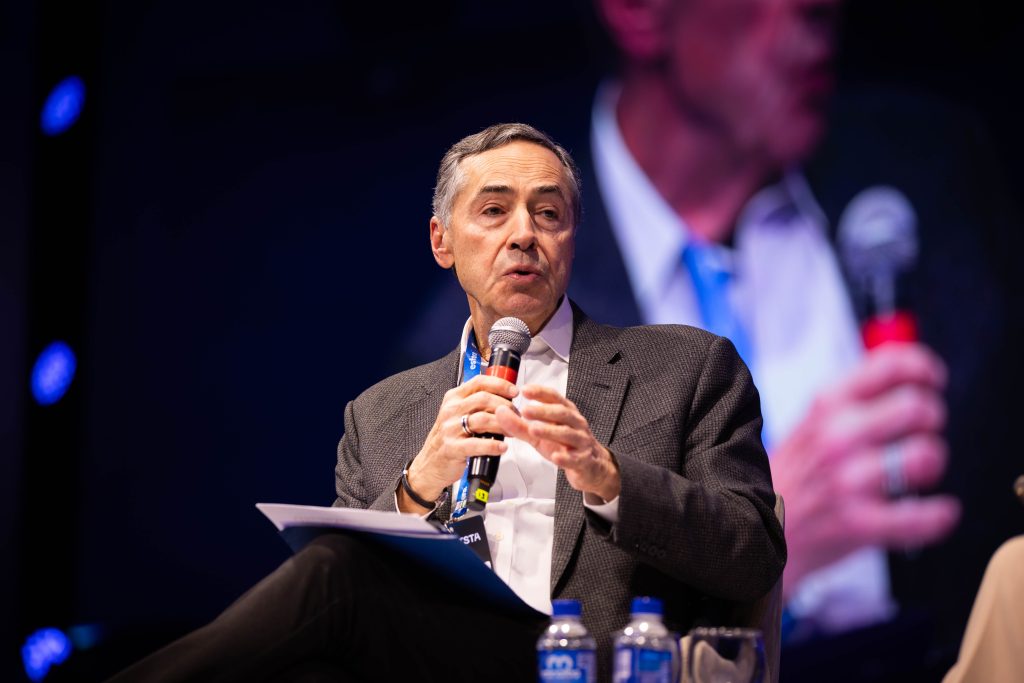 Barroso comenta as dificuldades em regular a inteligência artificial - Blog da Denise - 