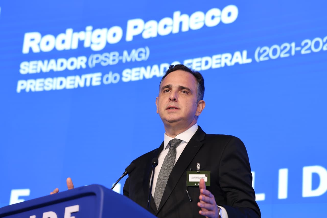 Rodrigo Pacheco critica a falta de diálogo entre os chefes dos Poderes - 