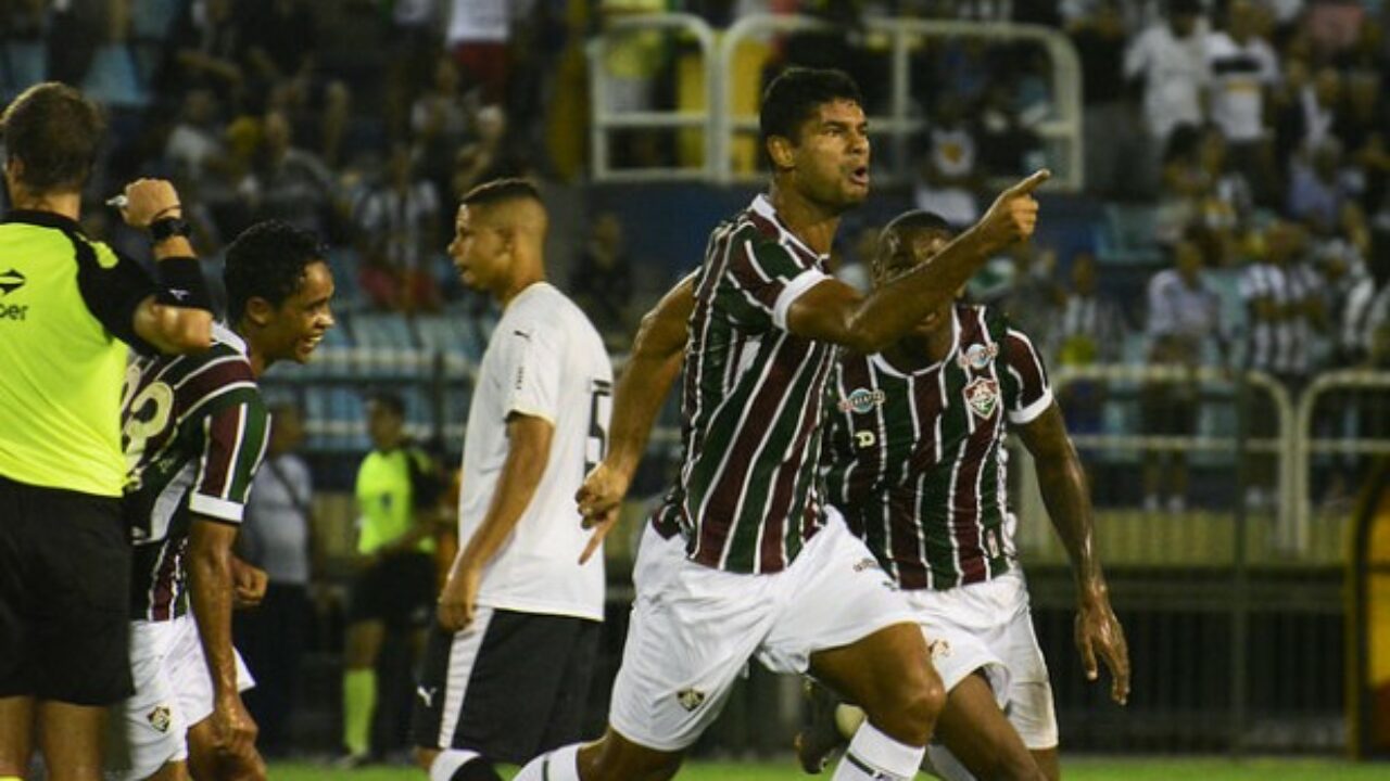 Lucas reencontra bom futebol e recebe convocação como prêmio em nova fase  na Inglaterra