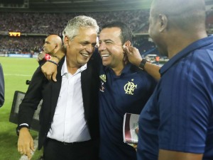 Rueda e os auxiliares Velasco e Redín: homens de confiança do treinador. Foto: Gilvan de Souza/Flamengo