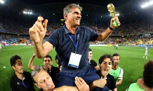 Festa para Carlos Queiroz, que classificou o Irã para a Copa pela segunda vez consecutiva