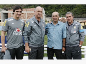 Thiago Larghi, Felipão, Jairo dos Santos e Parreira na Seleção. Foto: CBF
