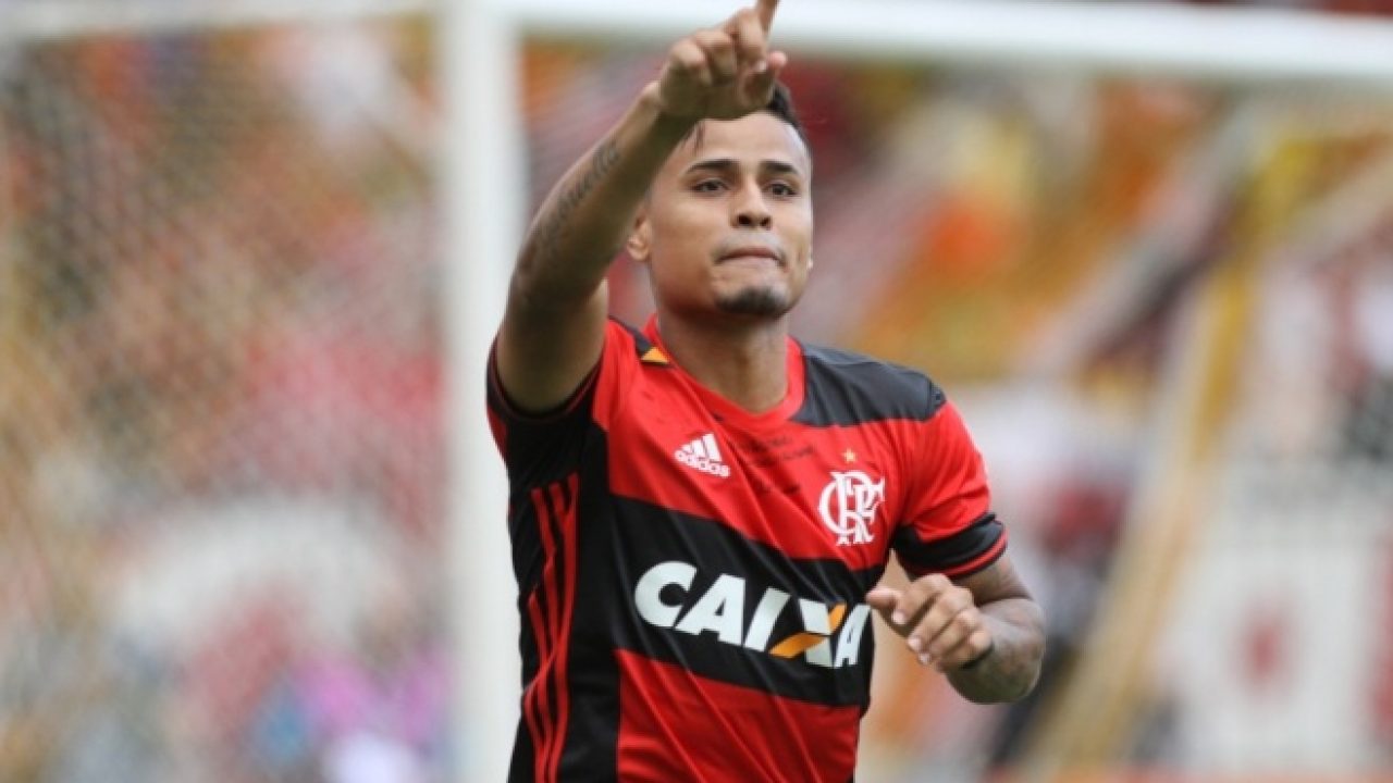 Este foi o melhor jogador do São Paulo contra o Flamengo e não é