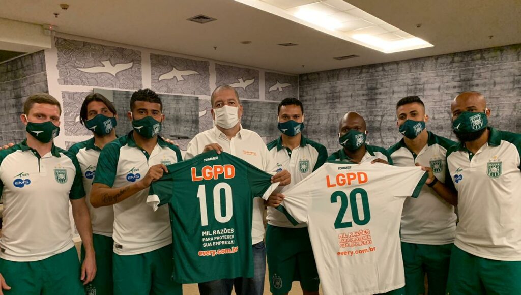 Gama distrito federal 26 de junho de 2022 jovem vestindo a camisa