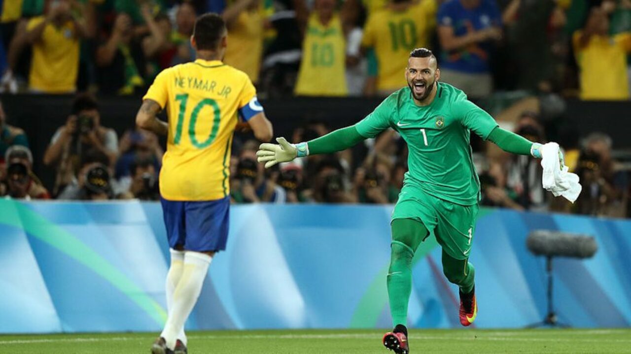 Acreano Weverton é escolhido por 100 jornalistas como o melhor goleiro do  brasileirão - AcreNews