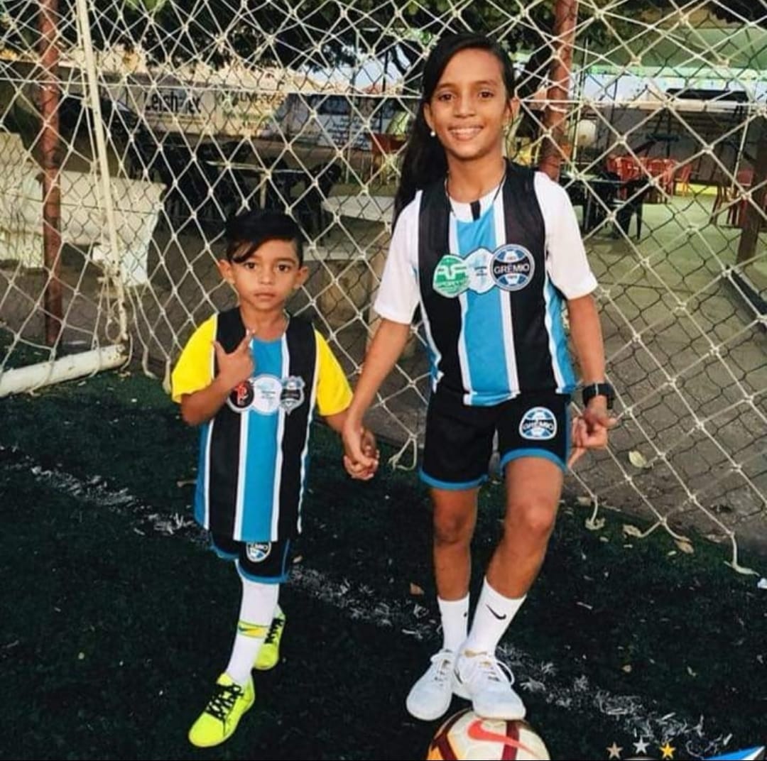 Da escolinha de futebol do Grêmio à prata no skate em Tóquio: a versão  boleira da fadinha Rayssa Leal - Blog Drible de Corpo