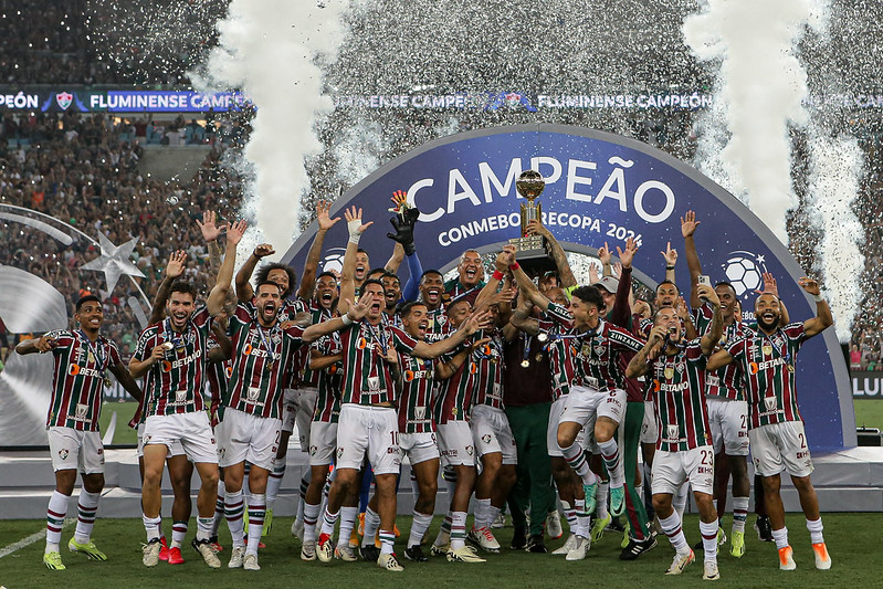 Com um jogador a menos (de novo), Fluminense conquista um título a mais - Blog Drible de Corpo - 