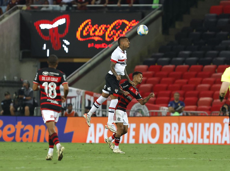Gols de cabeça alertam Flamengo para risco do ponto forte do Palmeiras - Blog Drible de Corpo - 