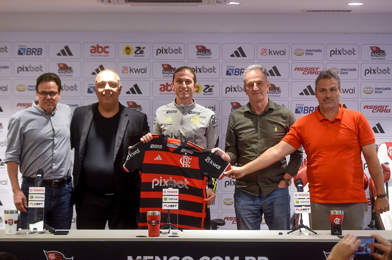 Filipe Luís inicia caminho sem volta na cova rubro-negra de técnicos - 