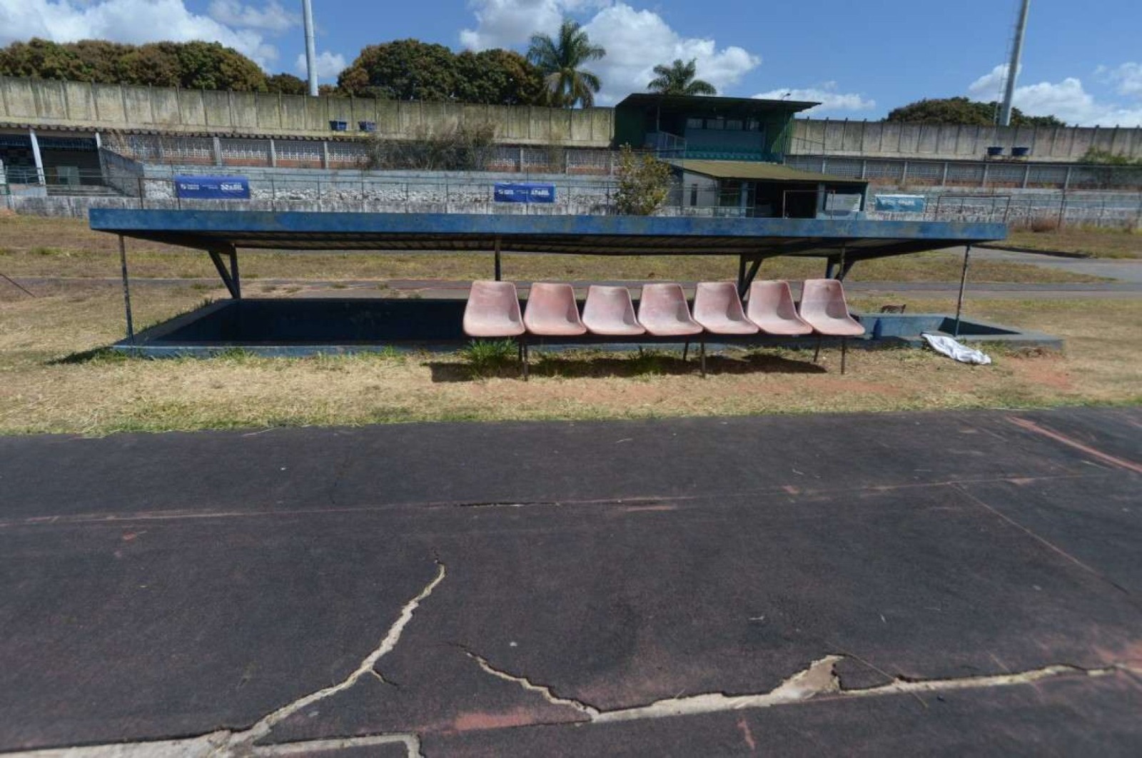 Dribles curtos: Pista de atletismo onde Caio Bonfim treina terá R$ 6,9 milhões para reforma - Blog Drible de Corpo - 