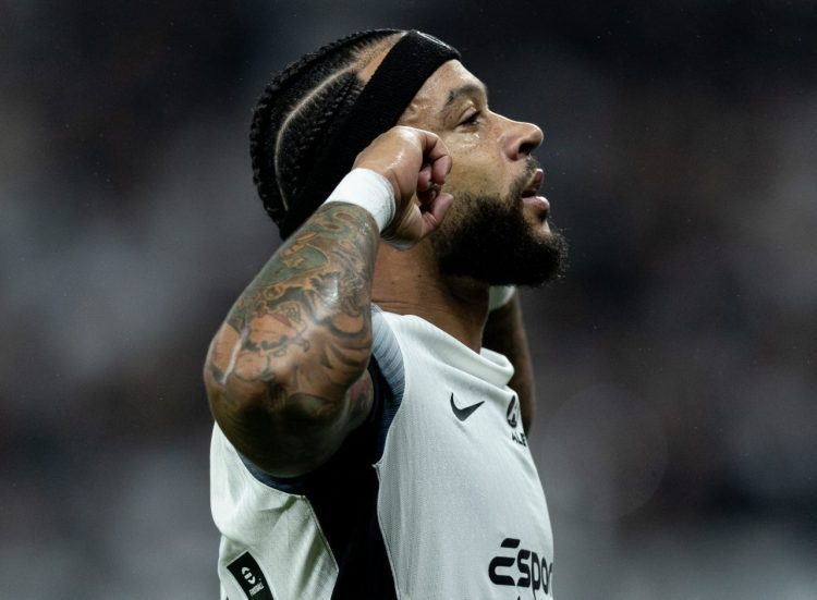 Depay deixa Gabigol, Bruno Henrique e Calleri para trás na artilharia - 