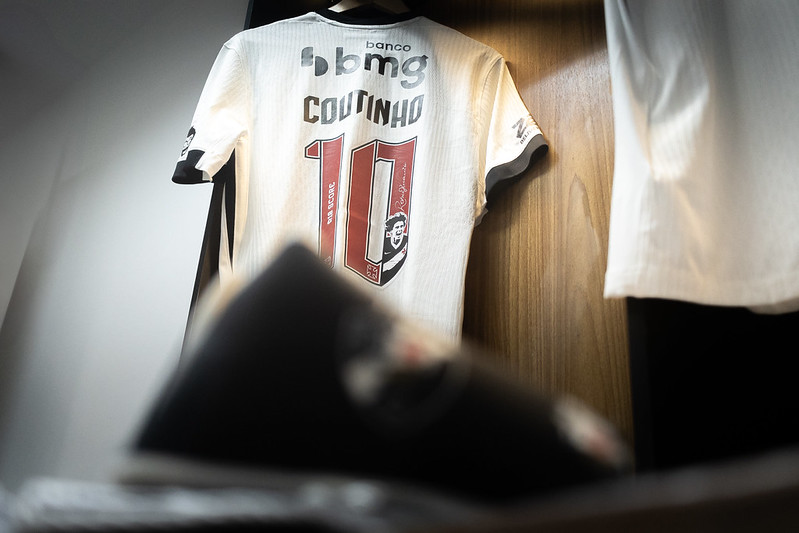 Saída de Coutinho do Vasco expõe relação tóxica entre ídolos e torcidas - 