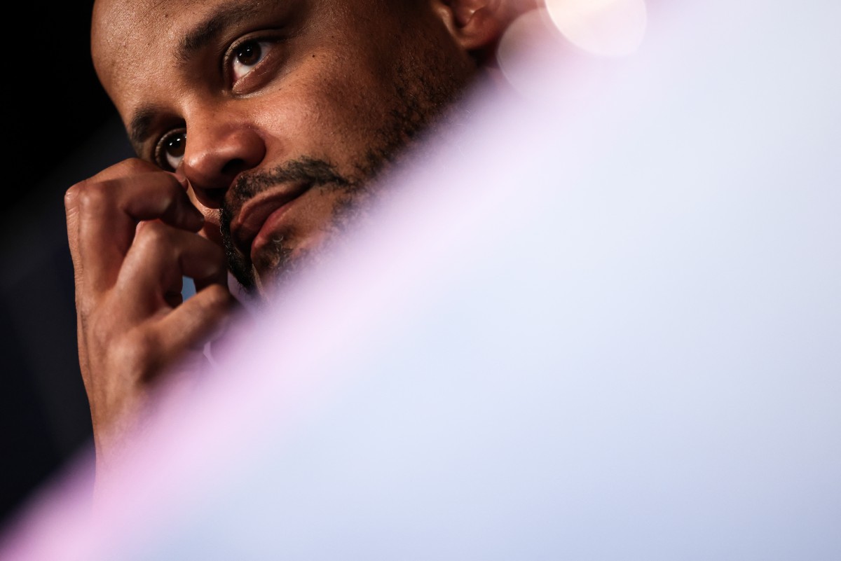 Vincent Kompany tenta ser o segundo técnico negro campeão da Champions - Blog Drible de Corpo - 