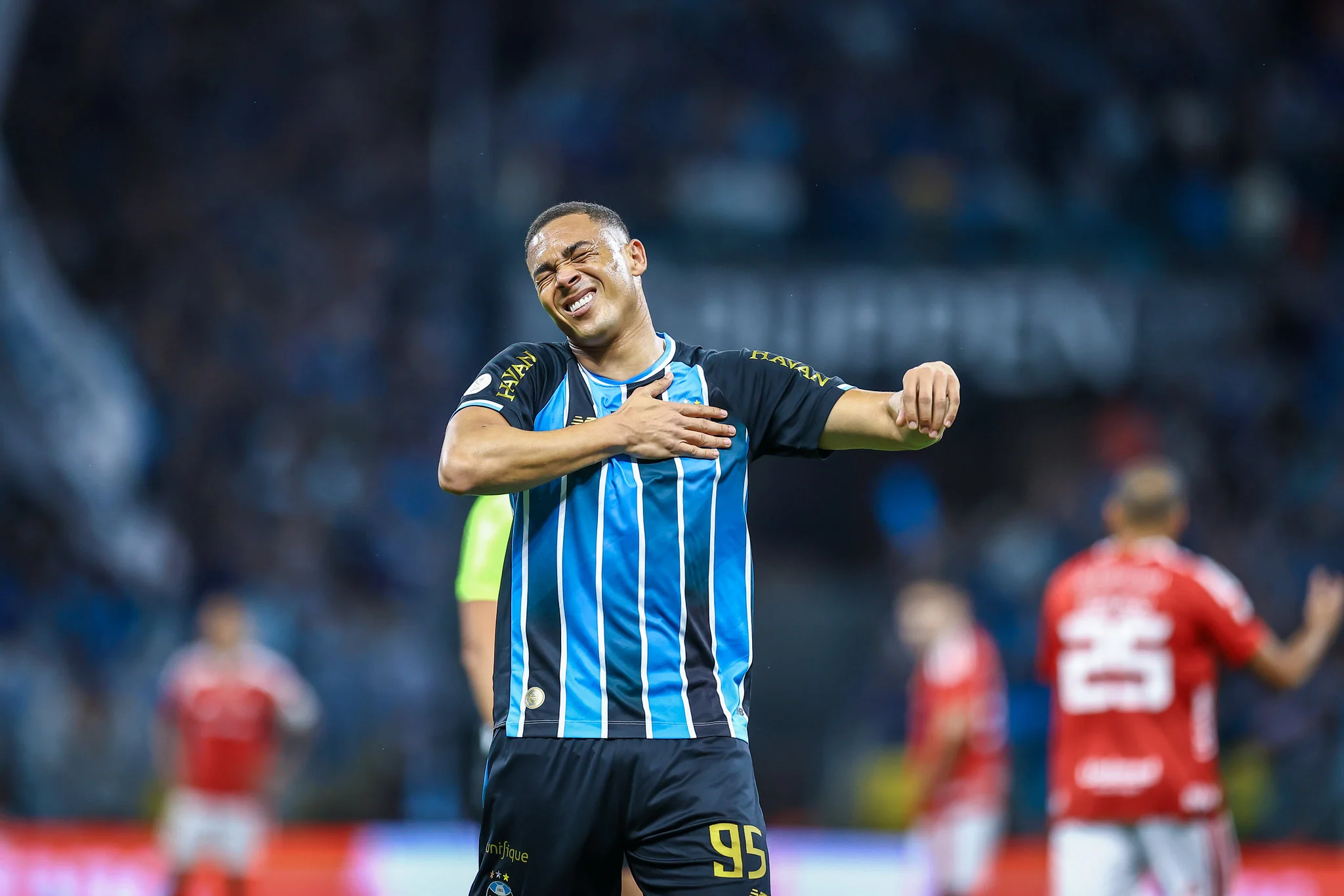 Gre-Nal 454: Carlos Vinícius, Weverton e a revanche da valsa - Blog Drible de Corpo - 