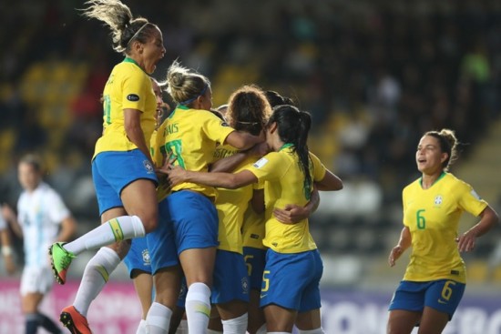 Seleção Brasileira vence Argentina em estreia da Copa América do Chile, em 2018