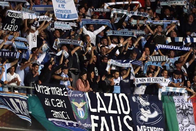 Torcida da Lazio veta mulheres em setor de destaque do estádio