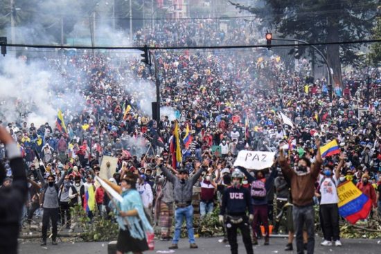 Onda de protestos em Quito no Equador, causa cancelamento de jogos da Copa Libertadores da América feminina 2019