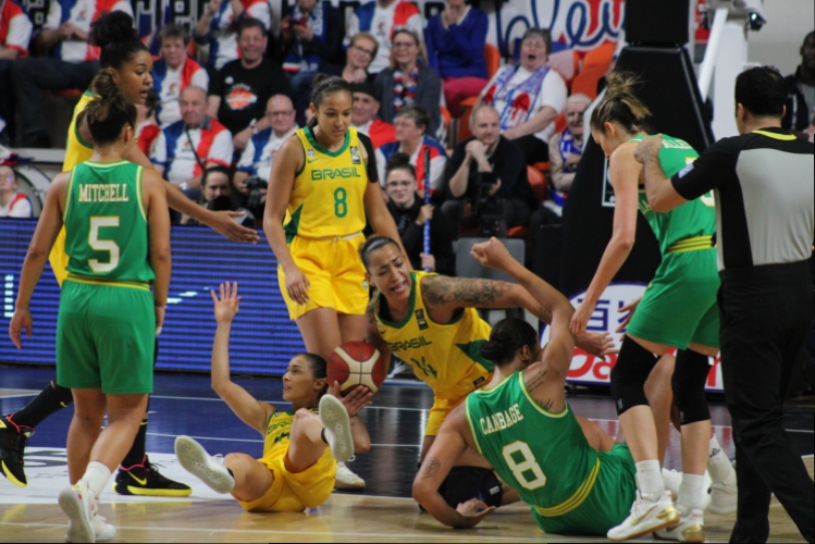 Seleção Brasileira feminina de basquete fica fora das Olimpíadas de Tóquio-2020