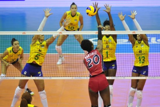 Brasil x República Dominicana na Liga das Nações de Vôlei Feminino 2019. Em 2020, competição é adiada por causa de coronavírus