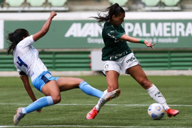 Bia Zaneratto marcou cinco gols em sete jogos pelo Palmeiras no Brasileirão feminino 2021