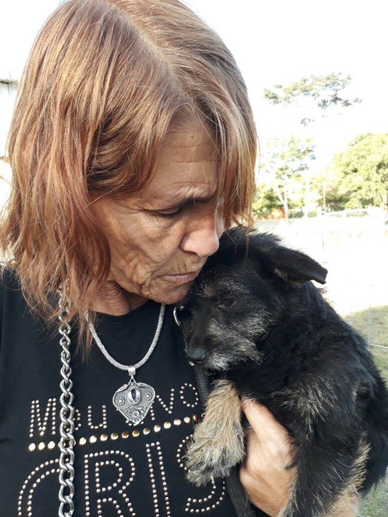 Rita Lomba criou um santuário para animais resgatados Crédito: Cláudia de Paula/Divulgação 