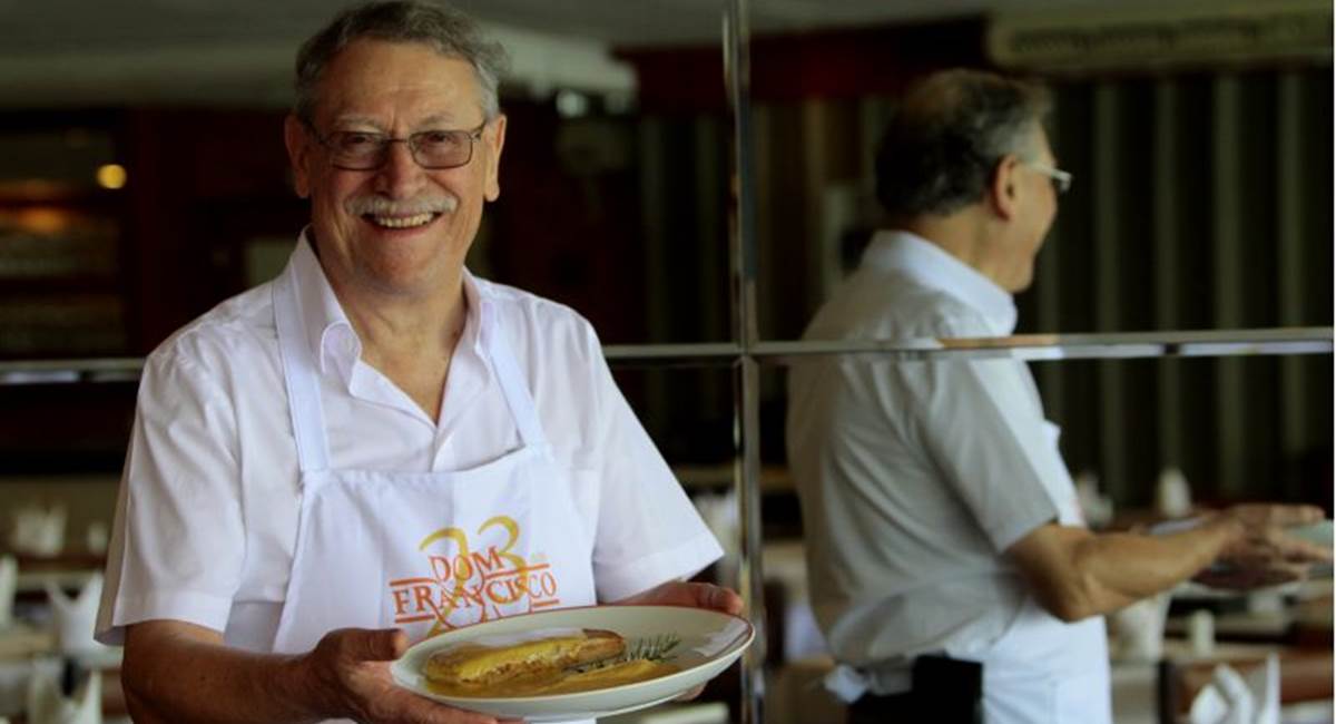 Foto: Ana Rayssa/Esp. CB/D.A Press. O chef Francisco Ansiliero dá atenção aos comensais que vão a seus restaurantes