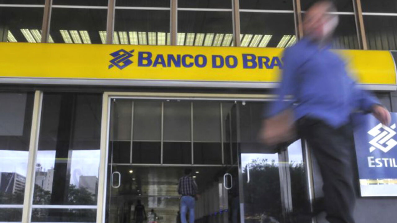 Justiça manda Banco do Brasil contratar cargos de nível superior apenas com  concurso público, Distrito Federal