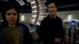 Cisco e Dr. Wells em The Flash