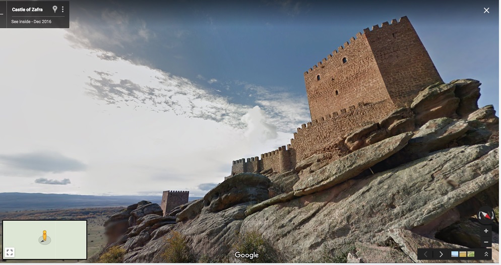 Crédito: Google Earth. A Torre da Alegria da série é, na verdade, o Castelo de Zafra, em Guadalajara, na Espanha