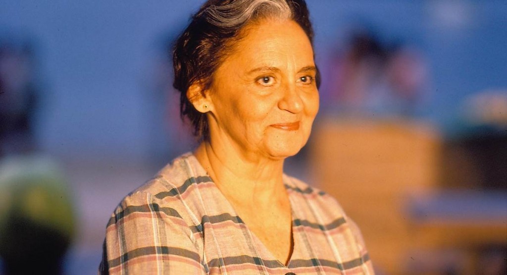 Laura Cardoso como Isaura no remake de Mulheres de Areia