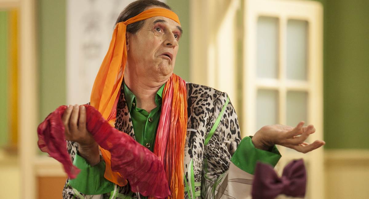 Marcos Caruso brilha como Seu Peru em Escolinha do Professor Raimundo