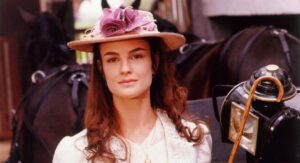 Carolina Kasting como Rosana na novela Terra nostra