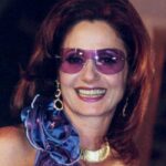 Zezé Polessa como Amapola na novela Porto dos milagres